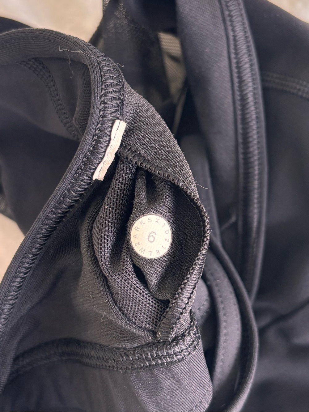 Lululemon Clip-In Long Line Bra Black 6 - Picture 9 of 9